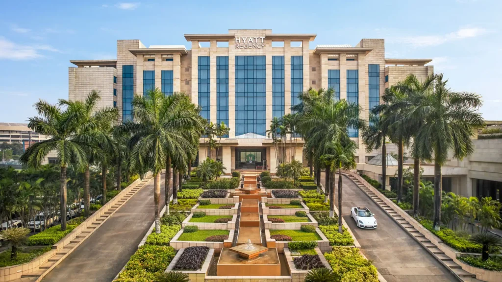 Stay in Dubai