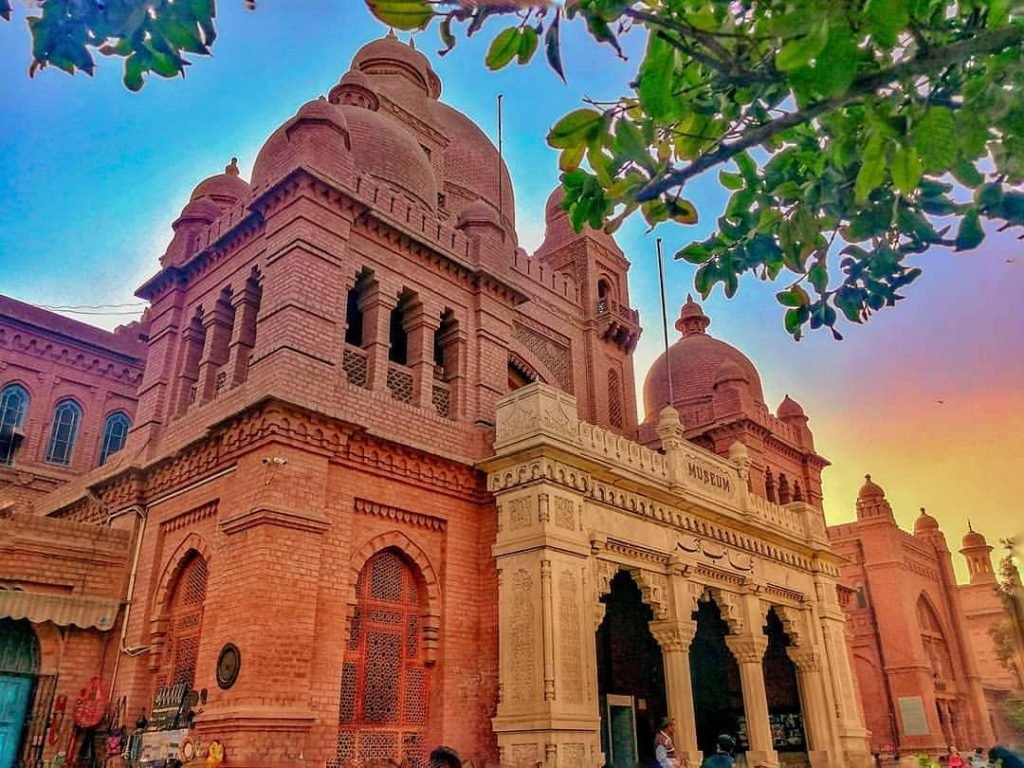 Fly Mexico To Lahore